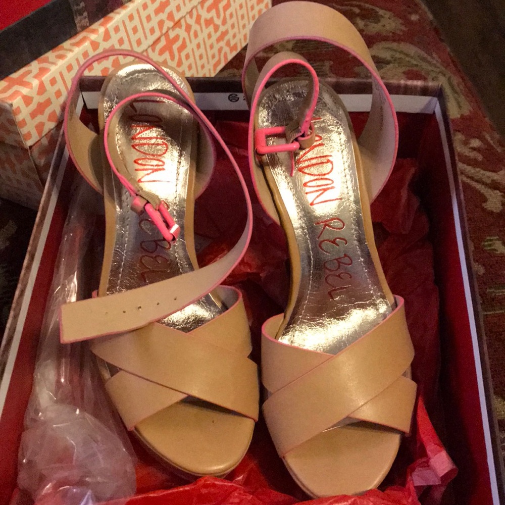 London rebel daphne nude wedges